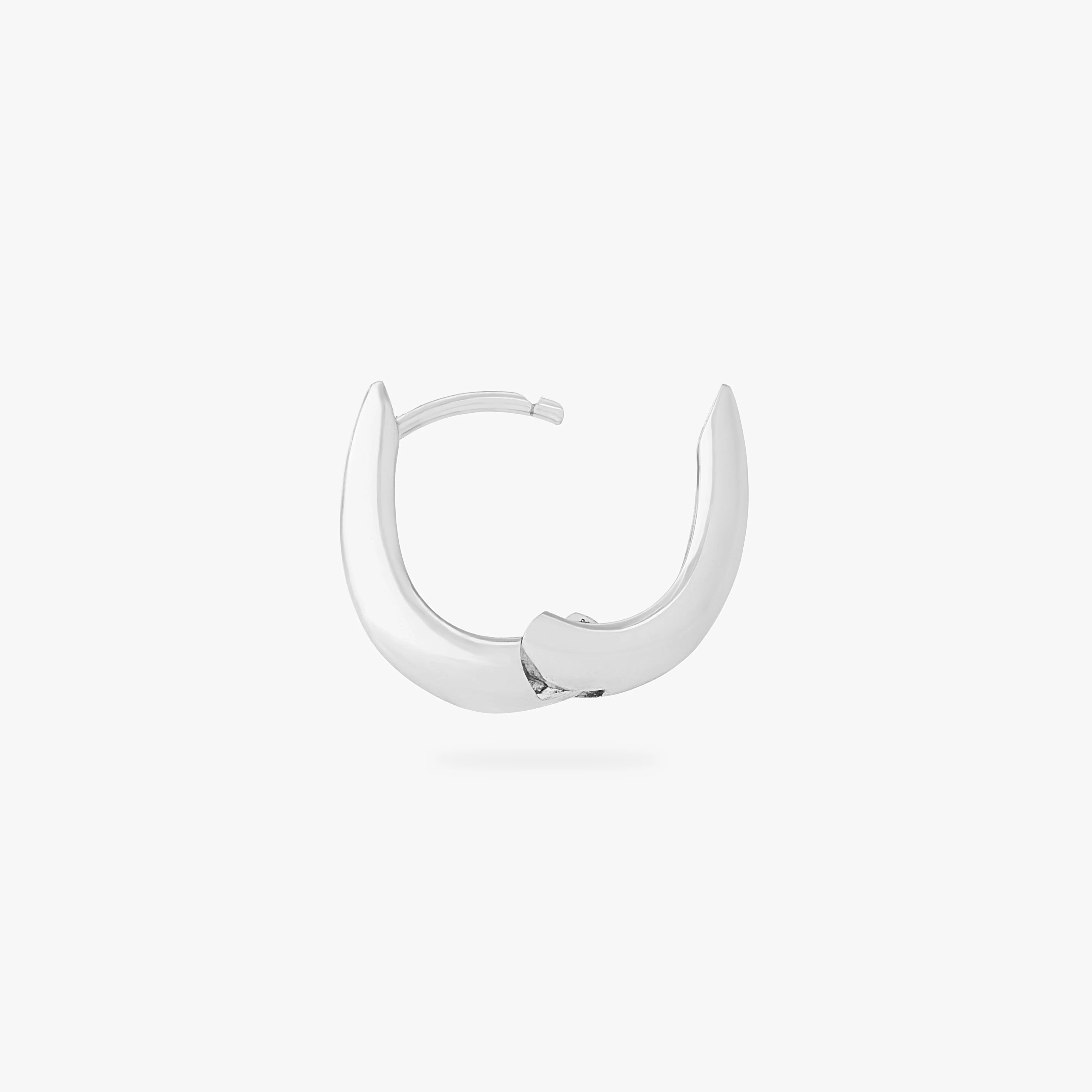 122-dainty-crescent-huggie-8.webp Dainty Crescent Huggie