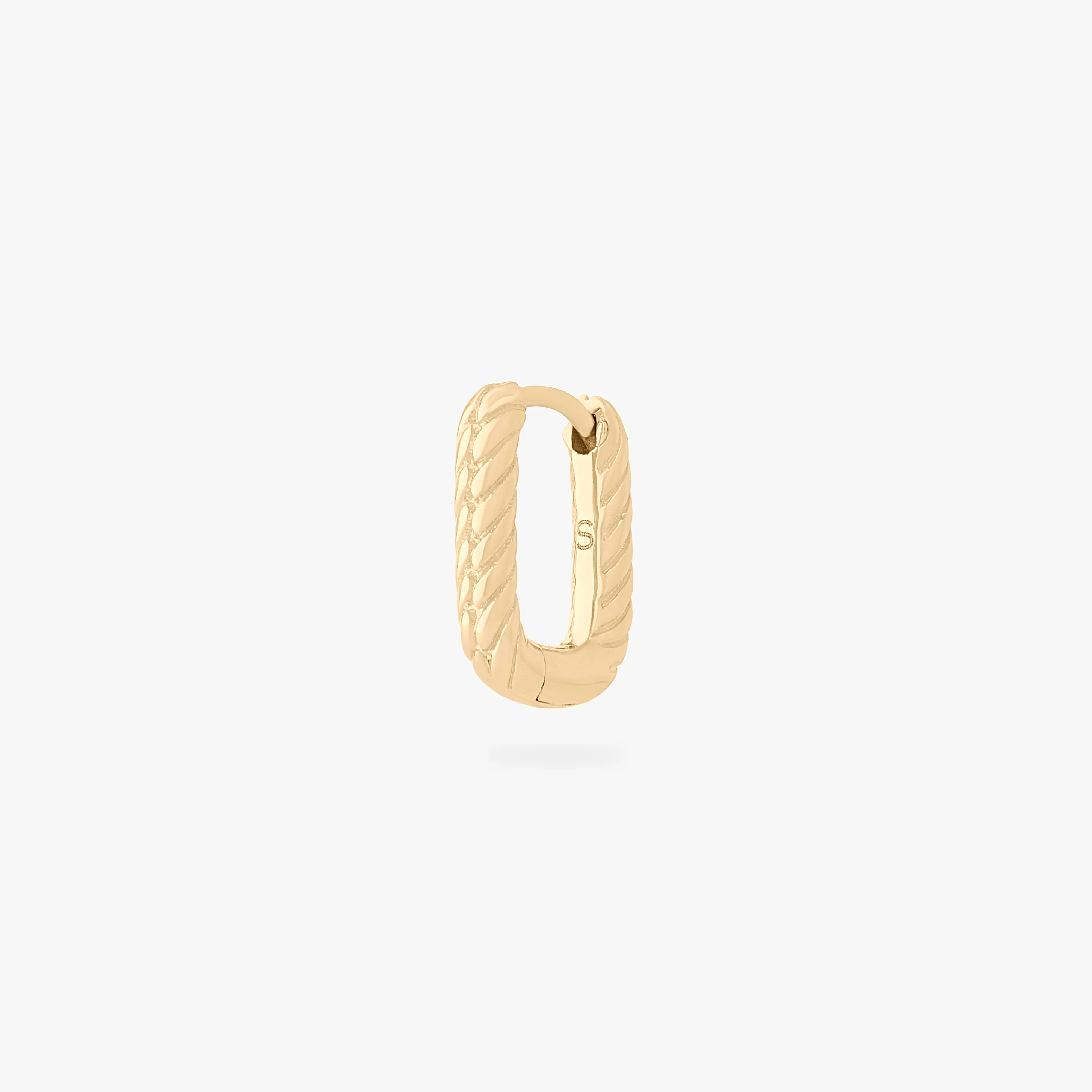 125-square-twist-huggie-1.webp Square Twist Huggie