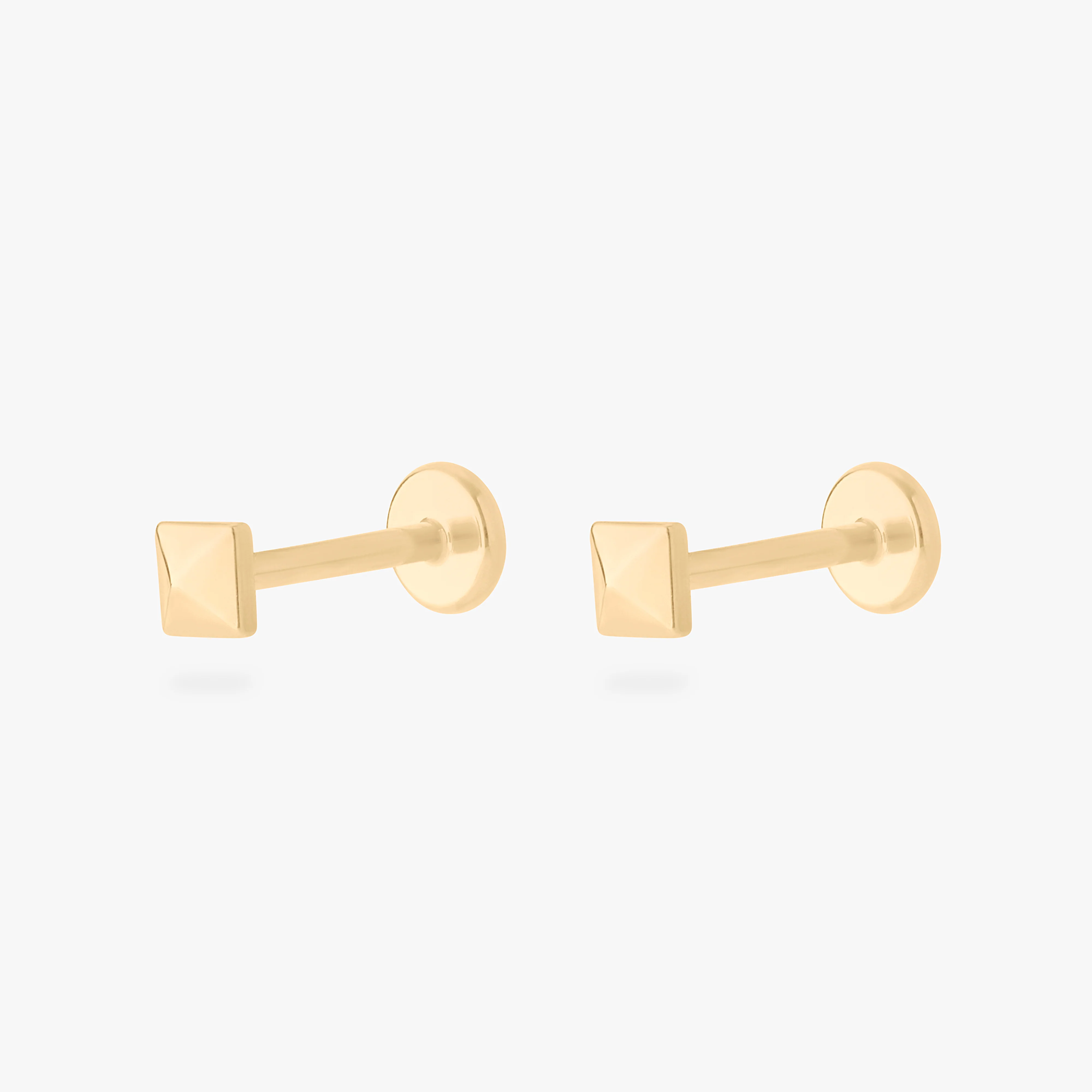 147-pyramid-flatback-stud-6.webp Pyramid Flatback Stud