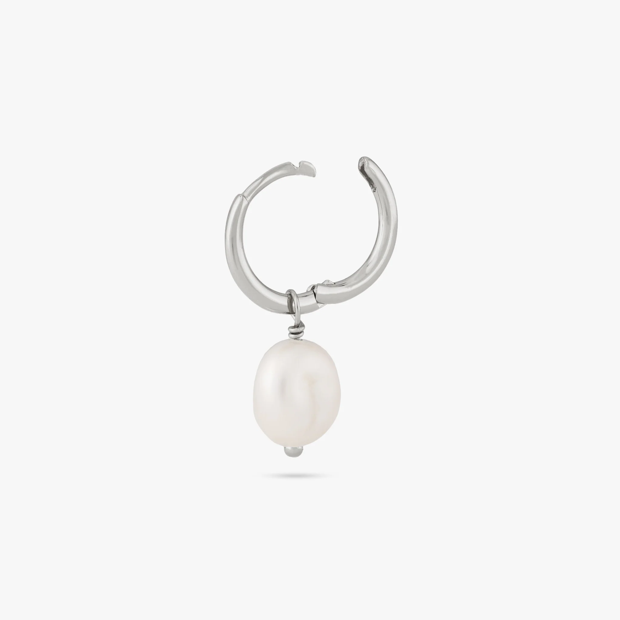 Baroque Pearl Huggie