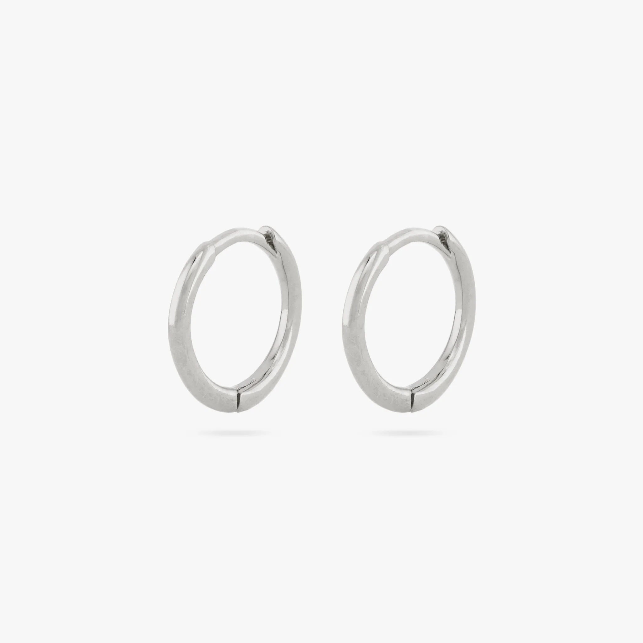19-small-slim-huggie-7.webp Small Slim Huggie