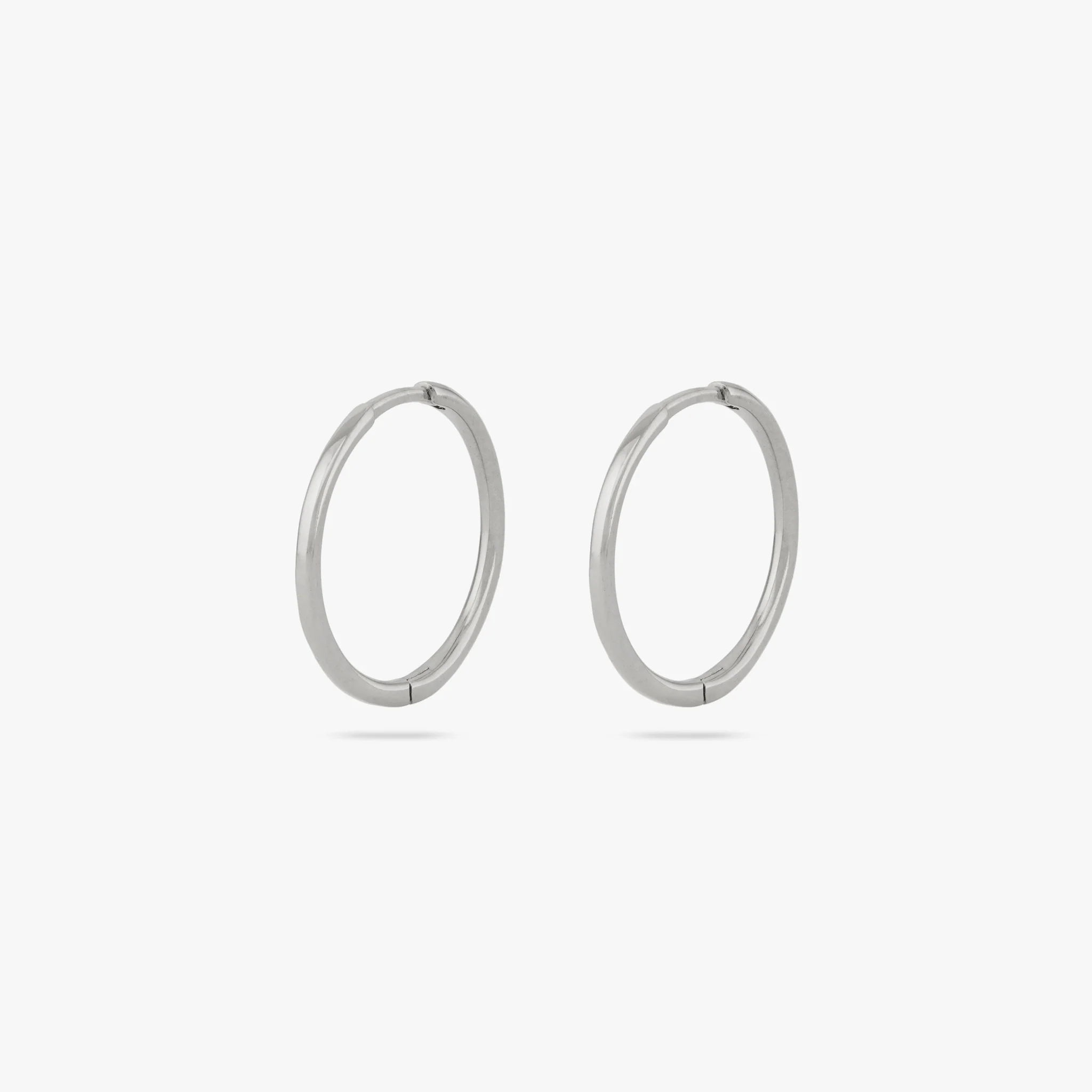 312-medium-slim-hoop-9.webp Medium Slim Hoop