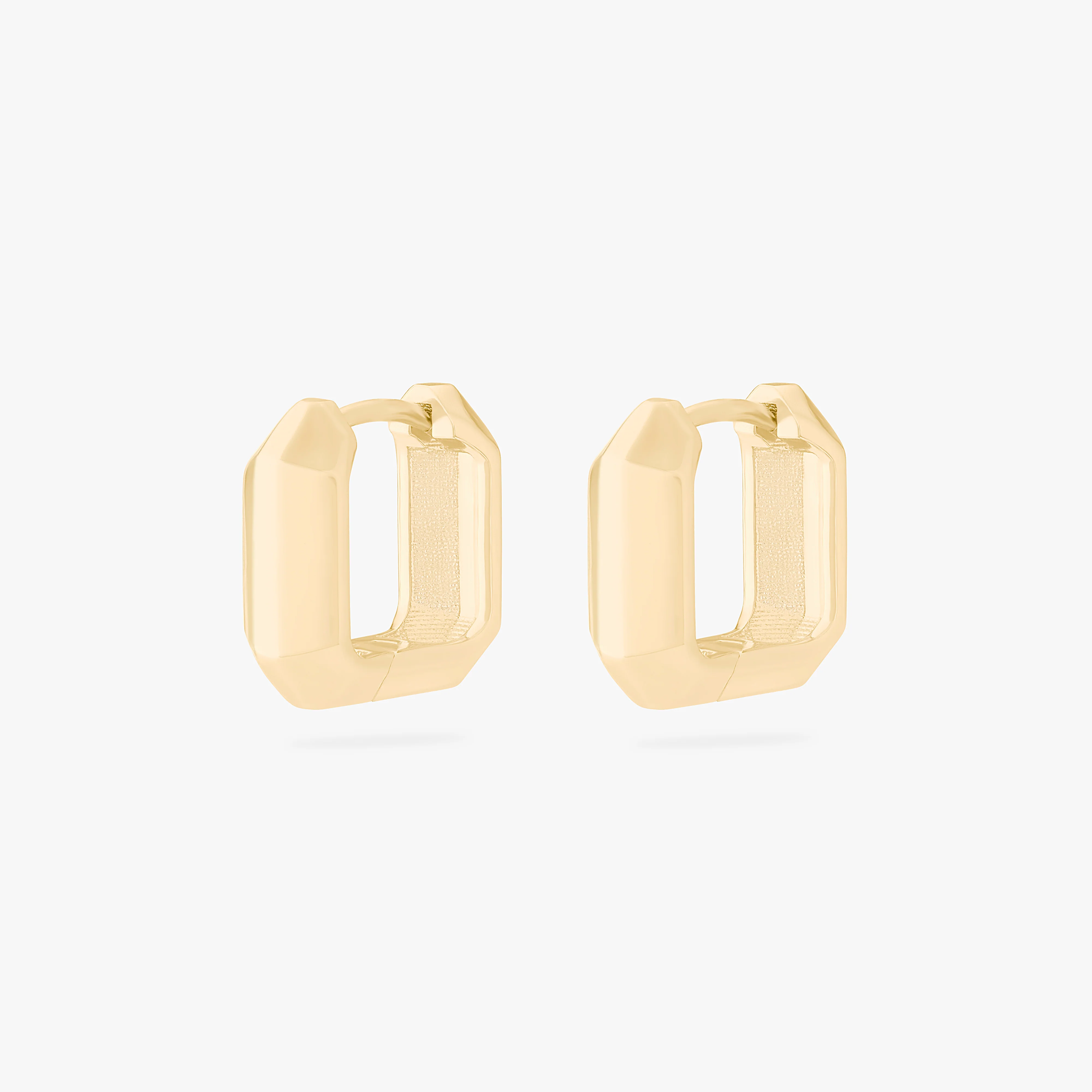 450-geometric-huggie-5.webp Geometric Huggie