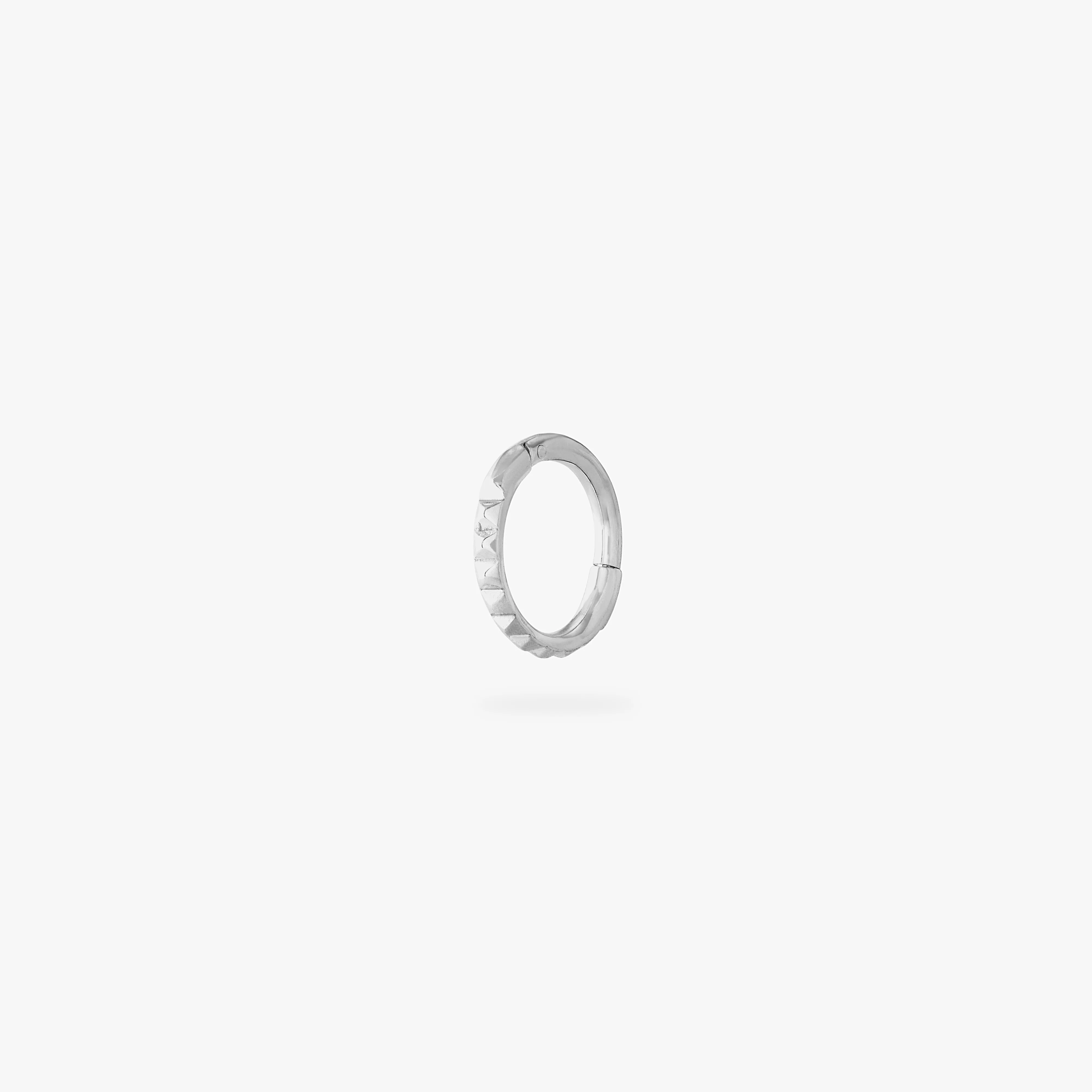 496-6mm-pyramid-clicker-5.webp 6mm Pyramid Clicker