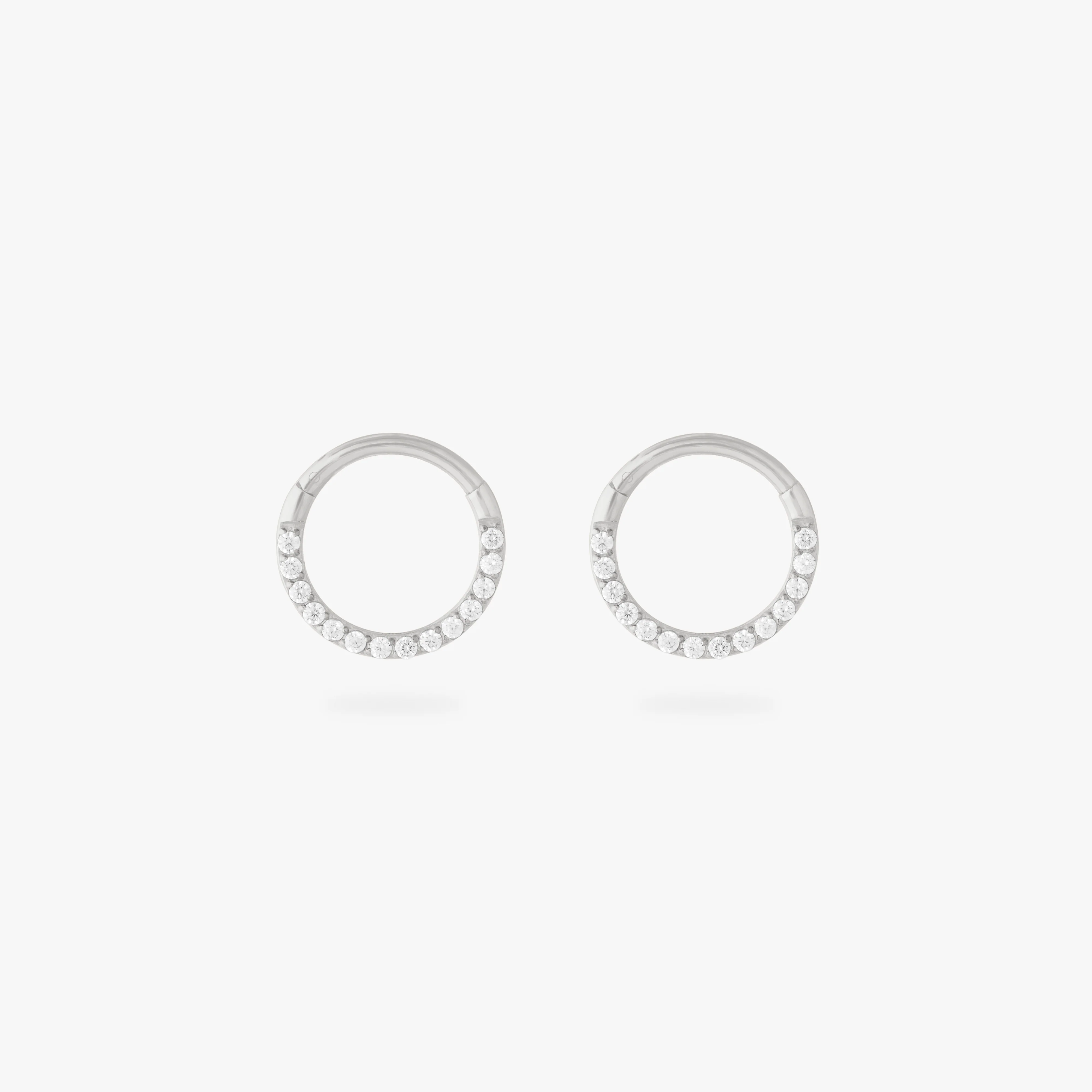 525-8mm-front-set-pave-clicker-12.webp 8mm Front Set Pave Clicker