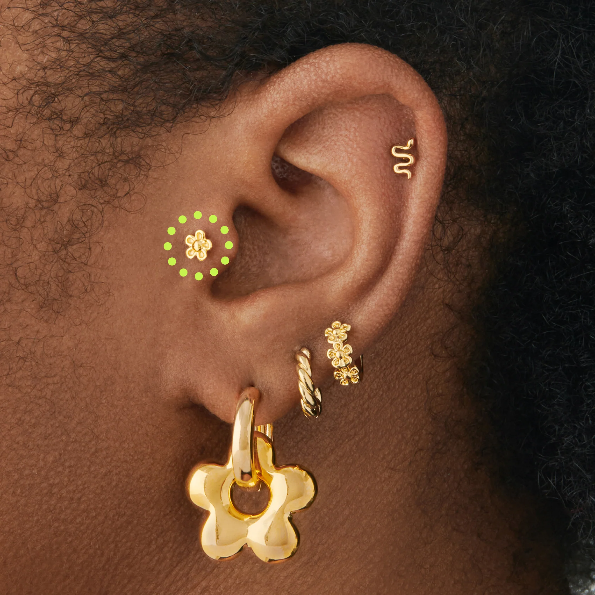 612-daisy-flower-stud-2.webp Daisy Flower Stud